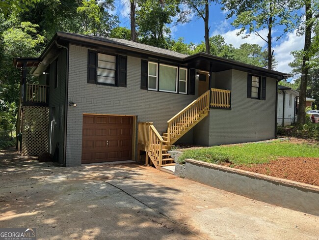 2645 Gresham Rd S E