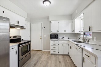 3124 65th Ave N in Minneapolis, MN - Building Photo - Building Photo