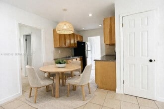 608 SW 16th Ave in Fort Lauderdale, FL - Foto de edificio - Building Photo