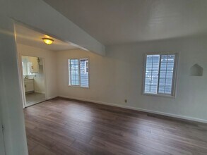 10709 Pippin St in Oakland, CA - Building Photo - Building Photo