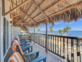 900 N Surf Rd in Hollywood, FL - Building Photo