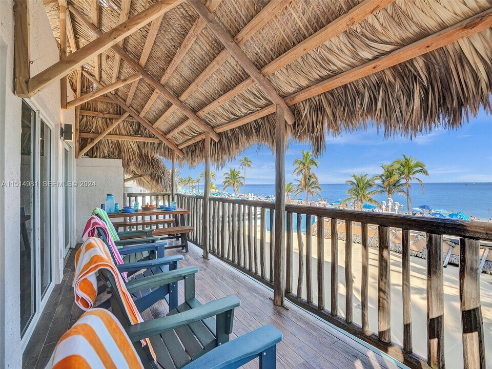 900 N Surf Rd in Hollywood, FL - Building Photo