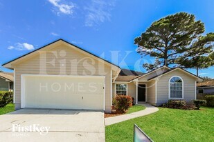 323 Hickory Hollow Dr in Jacksonville, FL - Building Photo