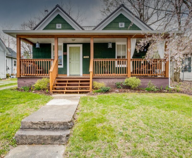117 W Poplar St in Johnson City, TN - Building Photo