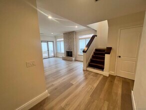 60 Mardi Gras Rd in Coronado, CA - Building Photo - Building Photo