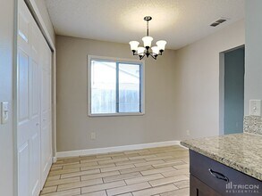 1237 Edgerton Dr in Valrico, FL - Building Photo - Building Photo