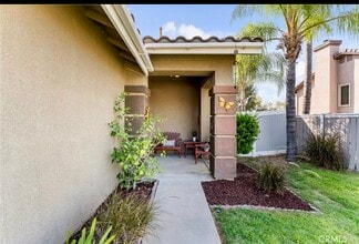 27351 Eagles Nest Dr in Corona, CA - Foto de edificio - Building Photo