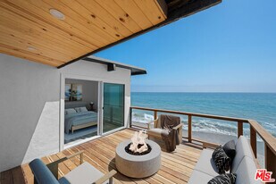25154 Malibu Rd in Malibu, CA - Building Photo