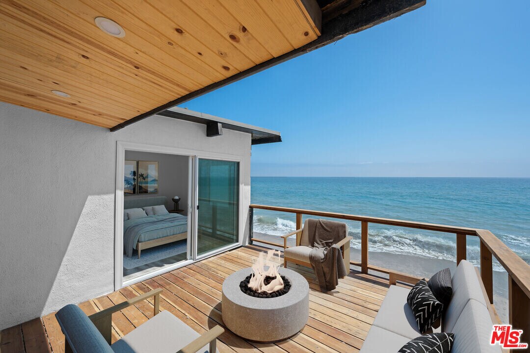 25154 Malibu Rd in Malibu, CA - Building Photo