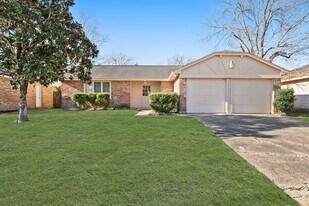 16426 Forest Bend Ave in Friendswood, TX - Building Photo