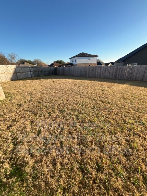 509 Mast Ct in Crowley, TX - Building Photo - Building Photo