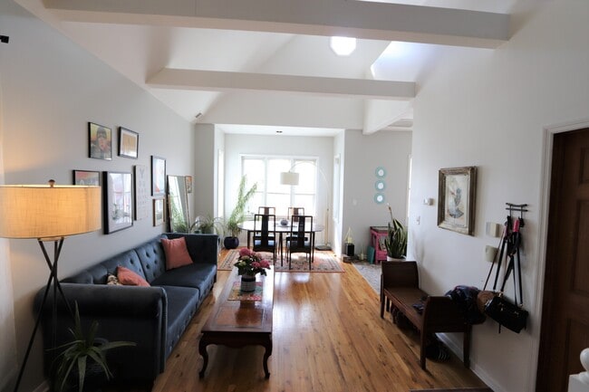 1927 N Sawyer Ave, Unit #2