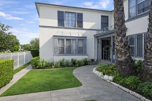 2366 Venice Blvd. in Los Angeles, CA - Building Photo