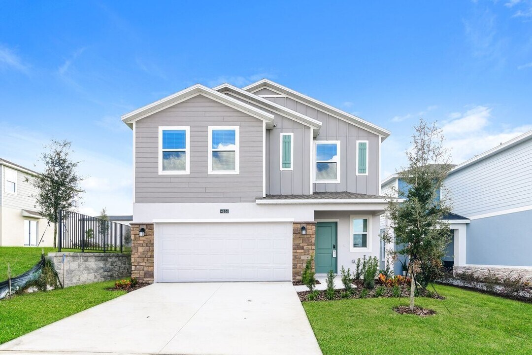 4636 Hikers Dr in Davenport, FL - Foto de edificio