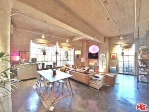 1855 Industrial St in Los Angeles, CA - Building Photo - Building Photo