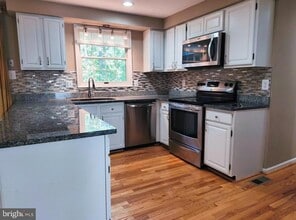 109 Buckeye Ct in Sterling, VA - Building Photo - Building Photo