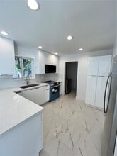 971 NW 200th Terrace in Miami, FL - Building Photo - Building Photo