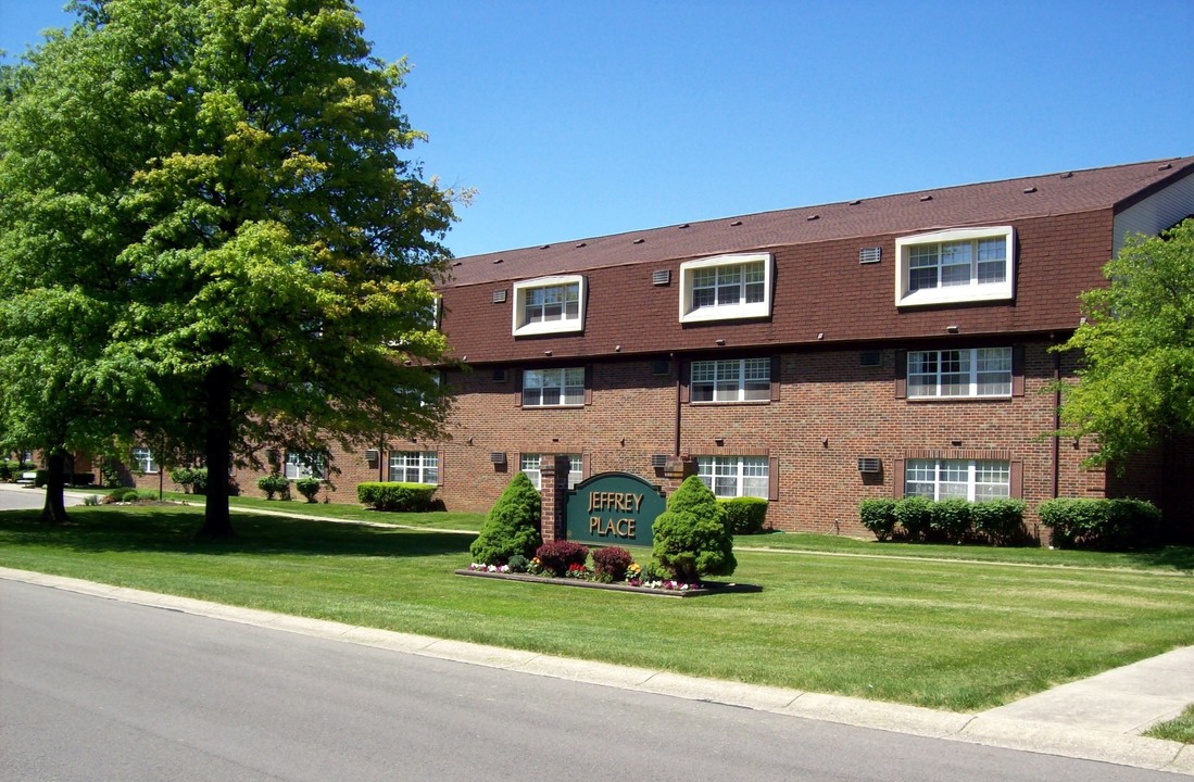 Jeffrey Place in Springfield, OH - Building Photo