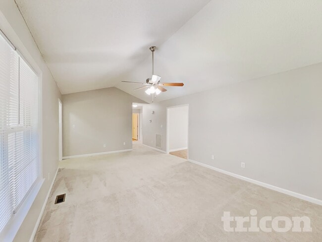 149 Cambridge Elm Dr in Clayton, NC - Foto de edificio - Building Photo