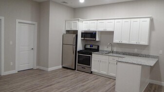 62 Lowell St in Manchester, NH - Building Photo