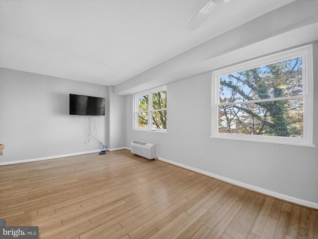 property at 1801 Clydesdale Pl NW