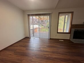 1954 Tanager Ave NW in Salem, OR - Building Photo - Building Photo
