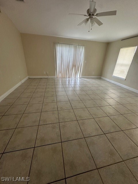 823 Meadow Rd in Lehigh Acres, FL - Building Photo
