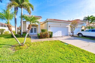 8657 Villanova Dr in Cape Canaveral, FL - Building Photo - Building Photo