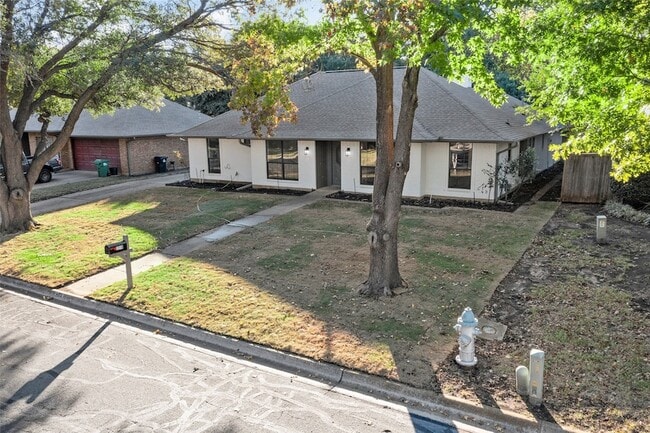 2219 N Lake Trail in Denton, TX - Building Photo - Building Photo