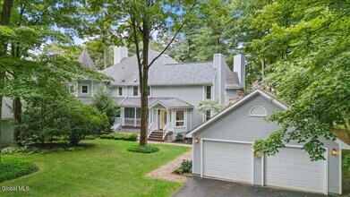 12 Vallera Rd in Saratoga Springs, NY - Building Photo - Building Photo