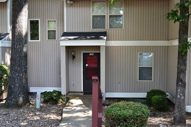 165 Cordero Ln in Hot Springs, AR - Foto de edificio - Building Photo