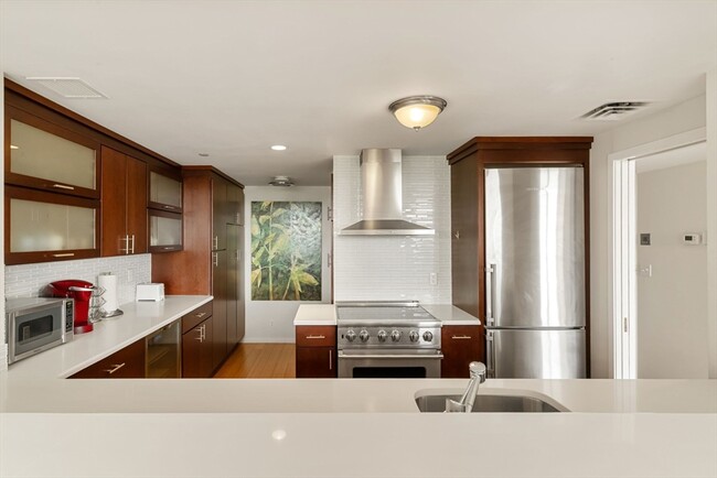 property at 975 Memorial Dr