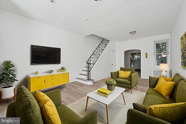 property at 1912 S Woodstock St