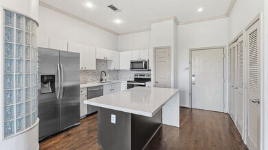 1441 East St in Houston, TX - Foto de edificio - Building Photo