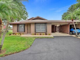 3747 E Valley Green Dr in Davie, FL - Building Photo