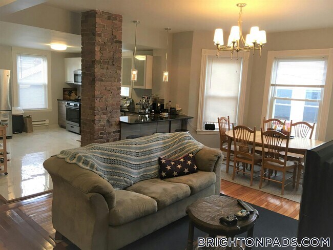 8 Eulita Terrace, Unit 2 in Boston, MA - Building Photo - Building Photo