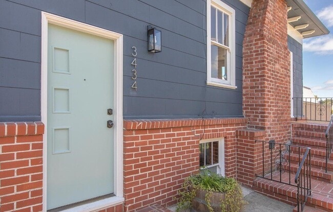 3434 Champion St in Oakland, CA - Building Photo - Building Photo