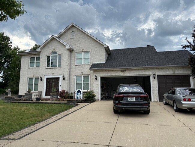 property at 2727 Sweetbroom Ct