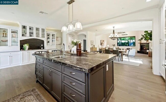 132 Quinterra Ln in Danville, CA - Building Photo - Building Photo