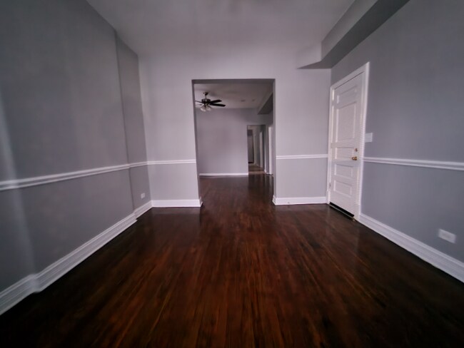 7314 S Kenwood Ave-Unit -1 in Chicago, IL - Building Photo - Building Photo