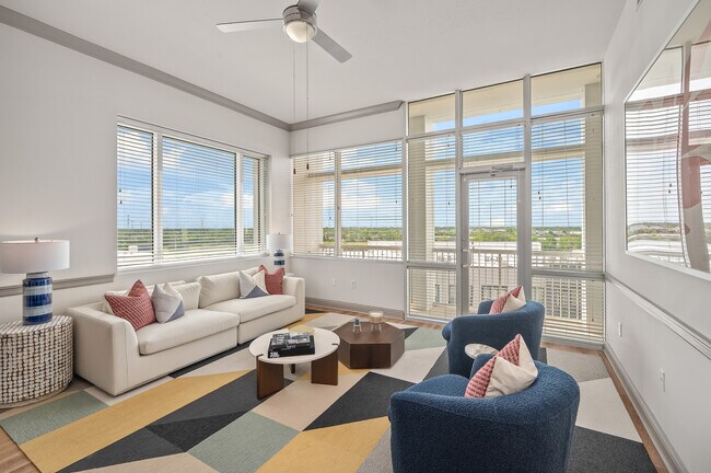 Halstead in Houston, TX - Foto de edificio - Building Photo