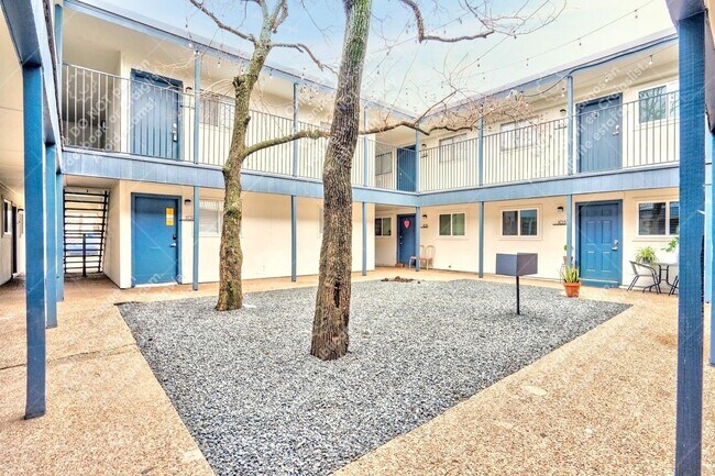 3138 Manor Rd