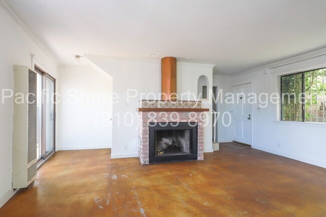 112 Dudley Ave in Los Angeles, CA - Building Photo - Building Photo