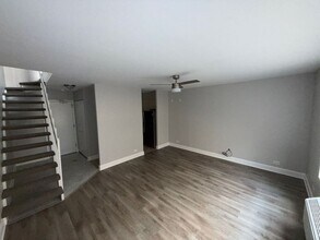 744 W Gordon Terrace in Chicago, IL - Foto de edificio - Building Photo