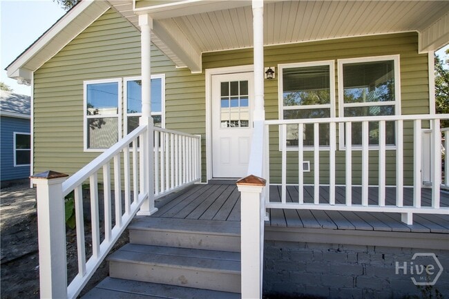 property at 1113 E 69th St