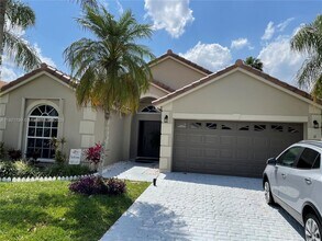 1972 Oak Berry Cir in Wellington, FL - Foto de edificio - Building Photo