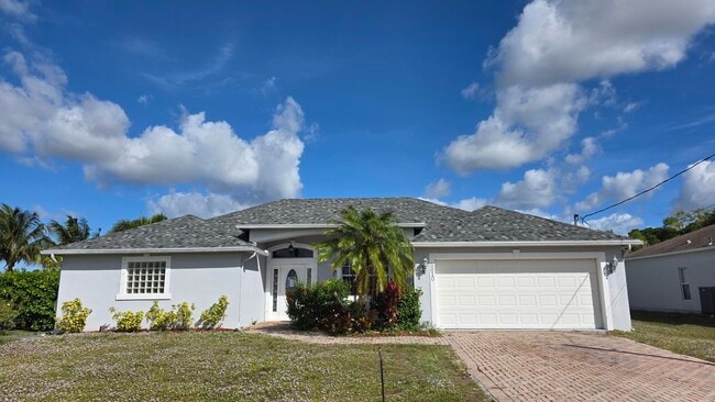 5610 NW North Crisona Cir in Port St. Lucie, FL - Building Photo - Building Photo