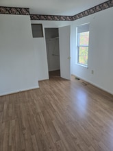 1902 Bronzegate Blvd in Silver Spring, MD - Foto de edificio - Building Photo