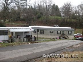 6 Cedar Bend Ln in Clyde, NC - Building Photo - Building Photo