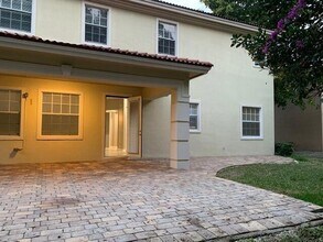 6729 Bulrush Ct in Greenacres, FL - Foto de edificio - Building Photo